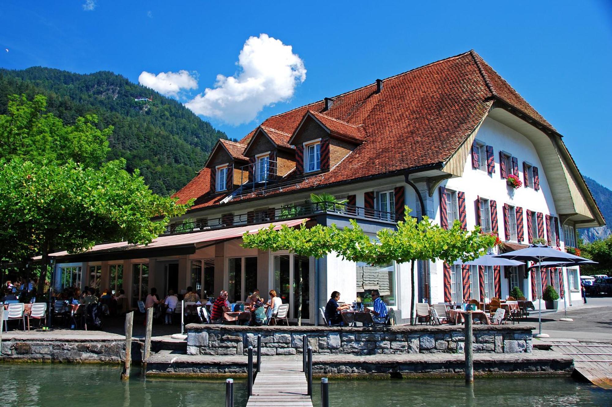 Neuhaus Golf- & Strandhotel Unterseen Buitenkant foto