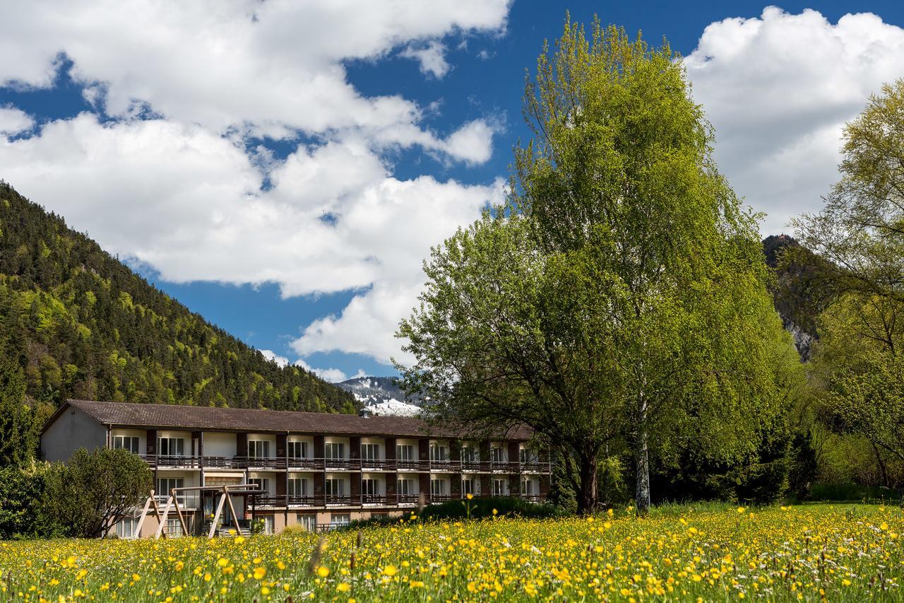 Neuhaus Golf- & Strandhotel Unterseen Buitenkant foto